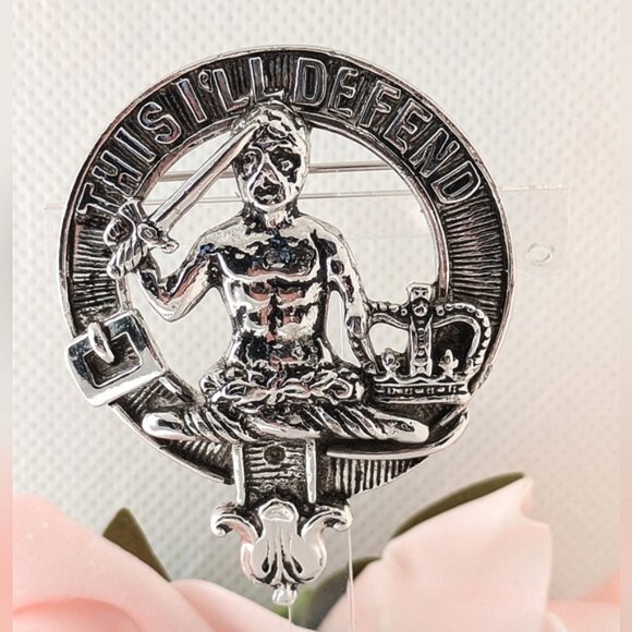 Vintage McFarlane Scottish Clan Badge Scotland Silver Tone Metal Brooch Pin - Picture 3 of 8